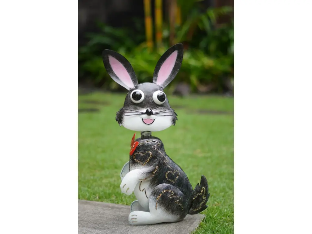 Lapin avec nœud papillon