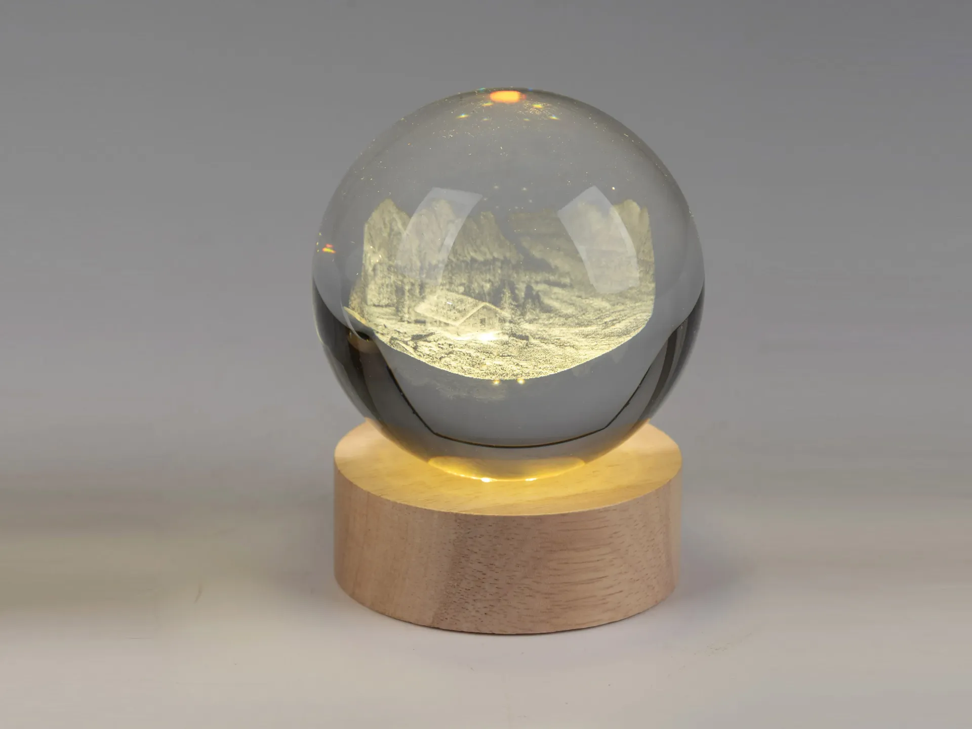 [8 21 16 4] Boule de cristal lumineuse paysage