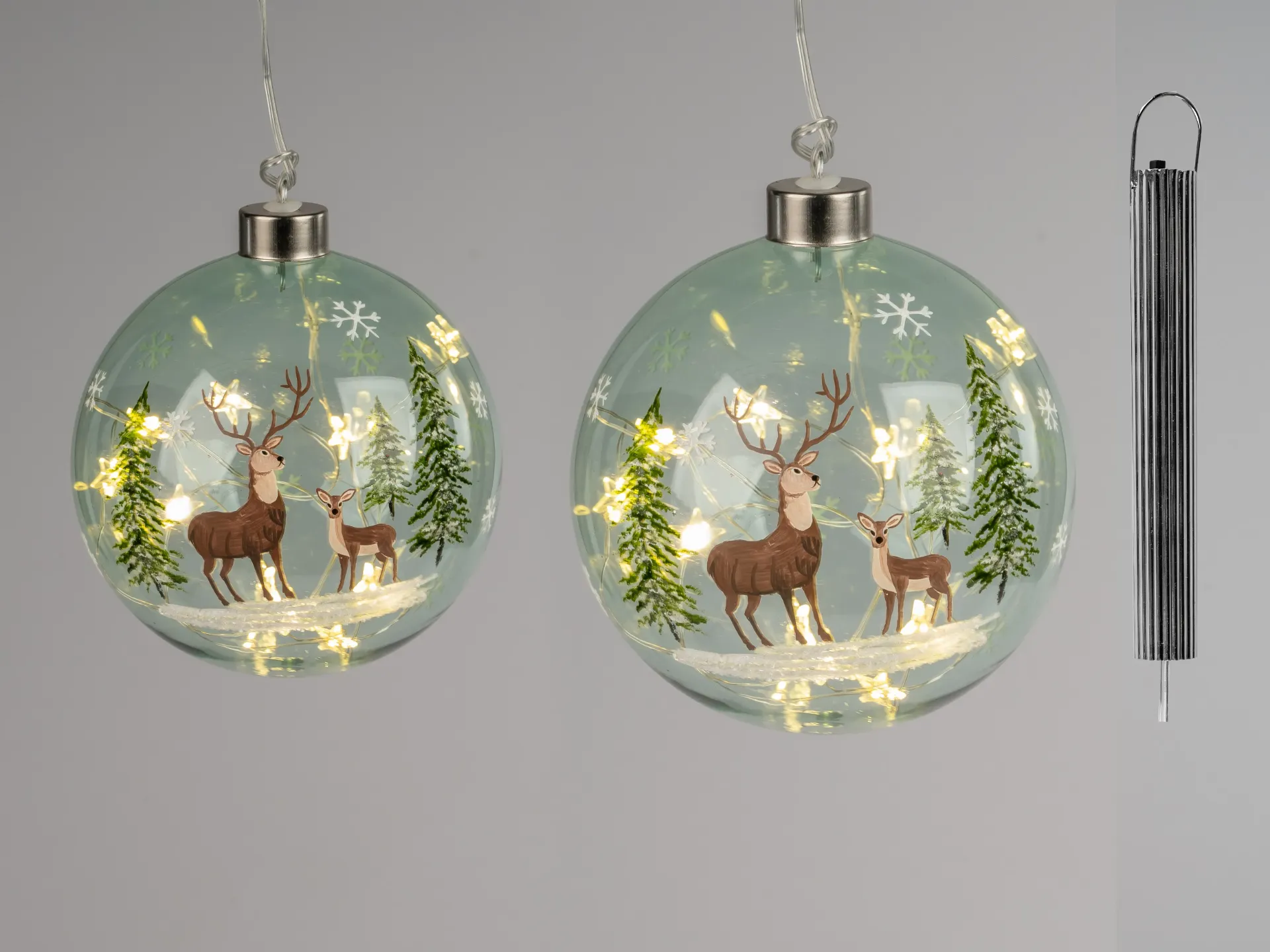 Suspension boule de neige et sapin/cerf led15cm.