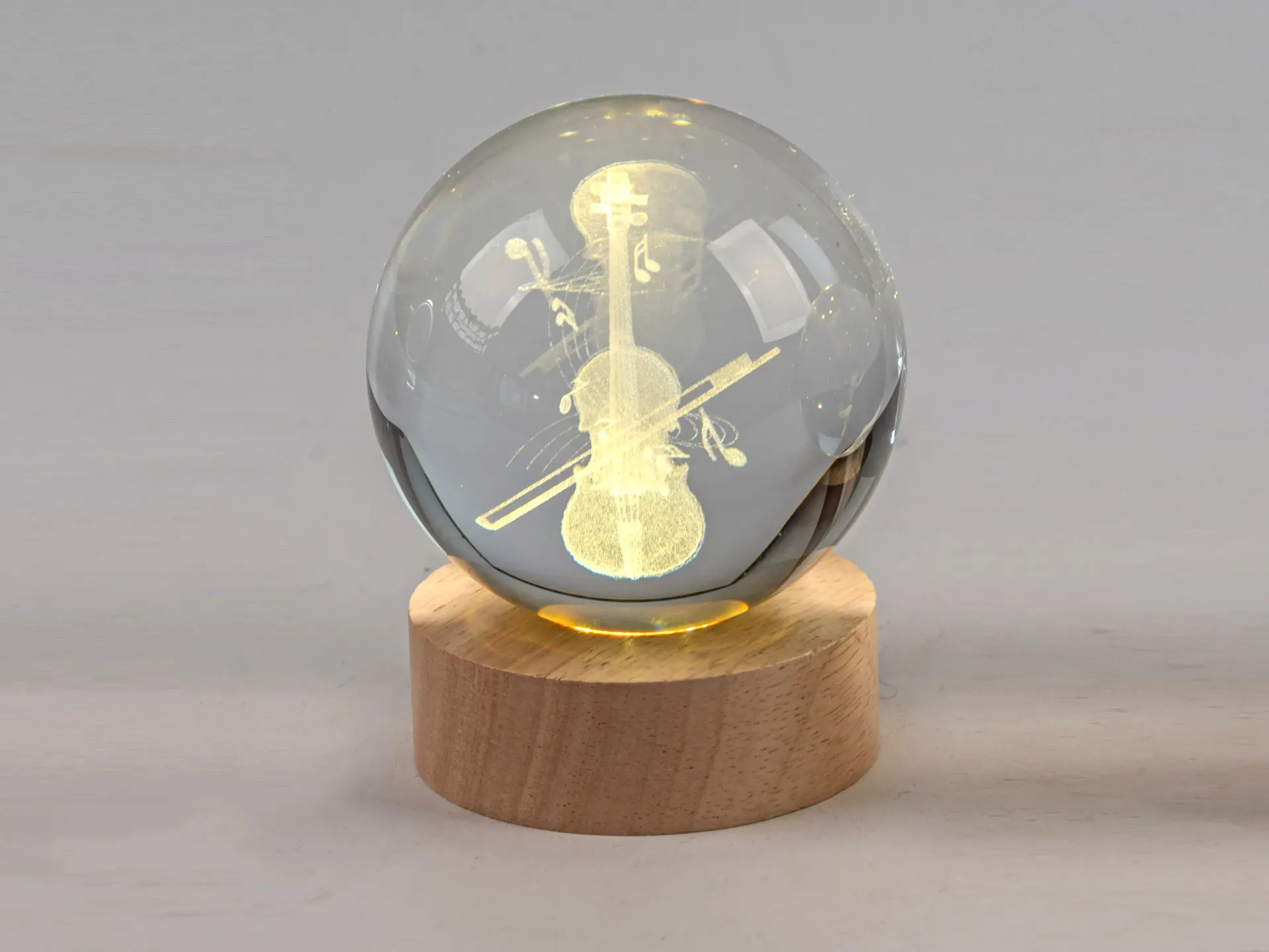 Boule de cristal lumineuse violon